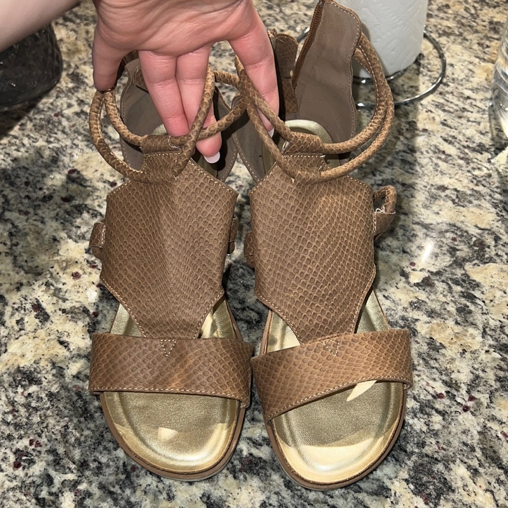 Women’s super cute and comfortable heel wedges perfect for spring or summer